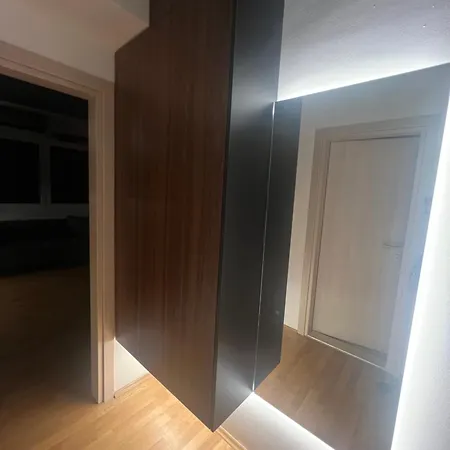 Apartment Demo Black Ii *